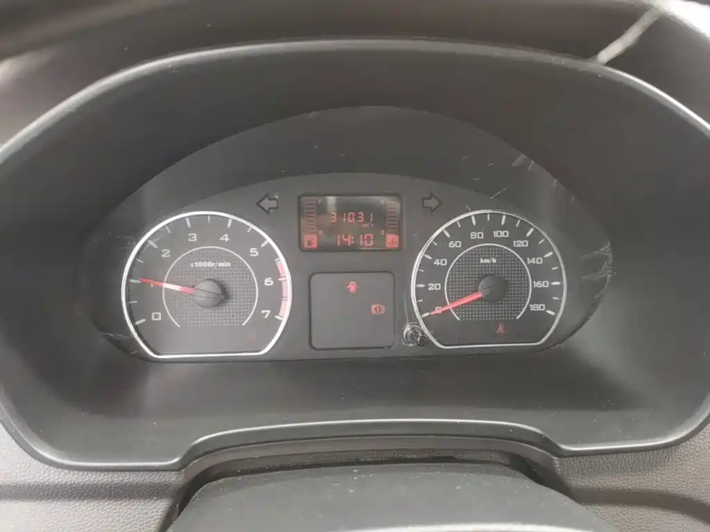 Wuling Hongguang V — миниатюра 12
