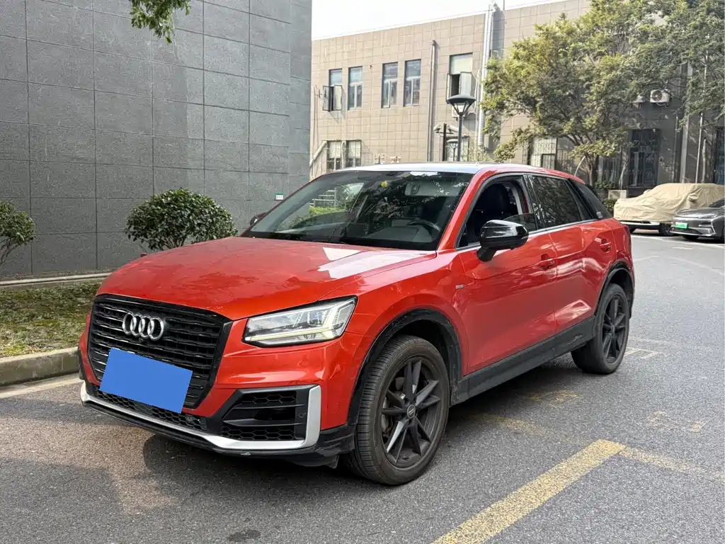Audi Q2L
