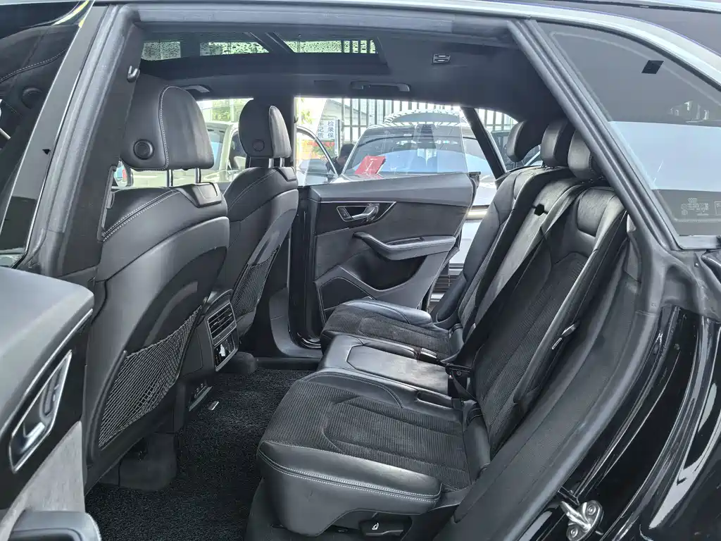 Audi Q8 — миниатюра 10
