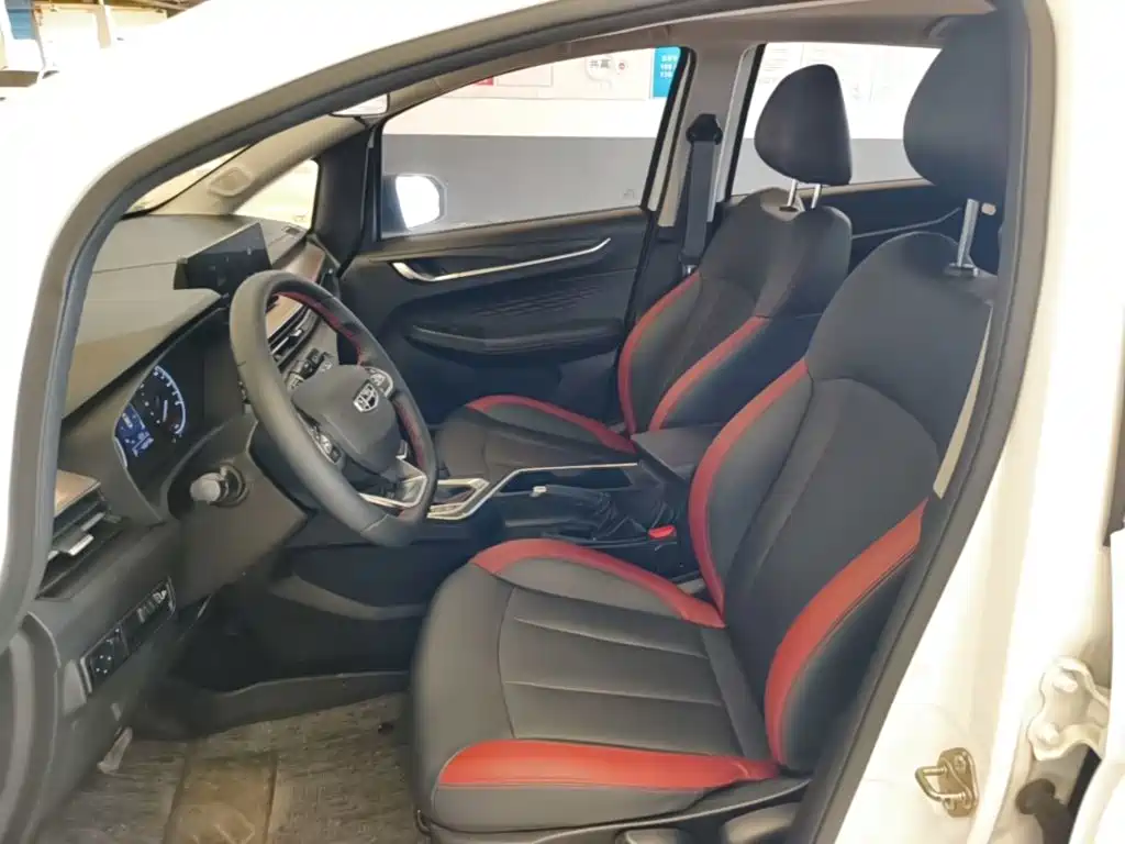Geely Vision X3 — миниатюра 15