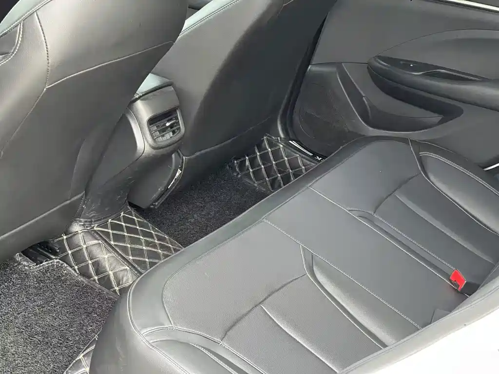 Buick Excelle — миниатюра 9