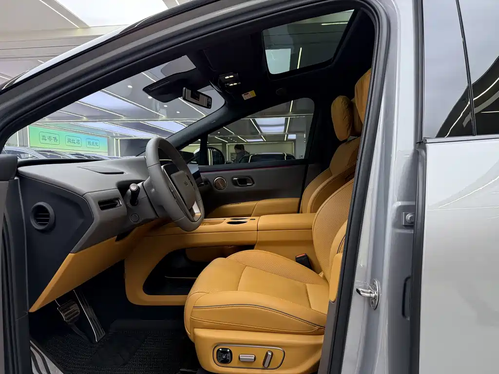 Li Auto i8 2025 Standard