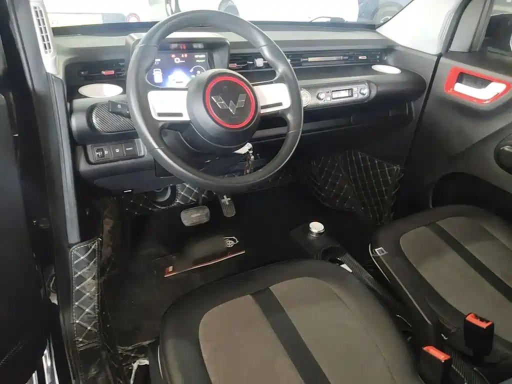 Wuling MINIEV — миниатюра 10