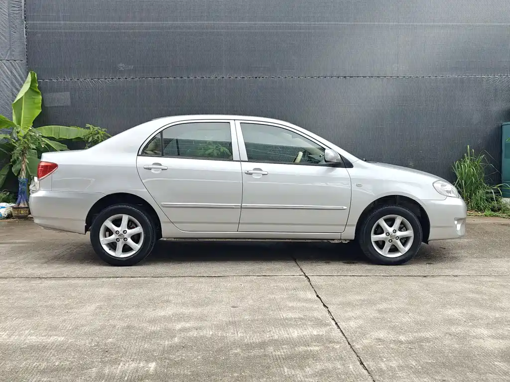 Toyota Corolla — миниатюра 8