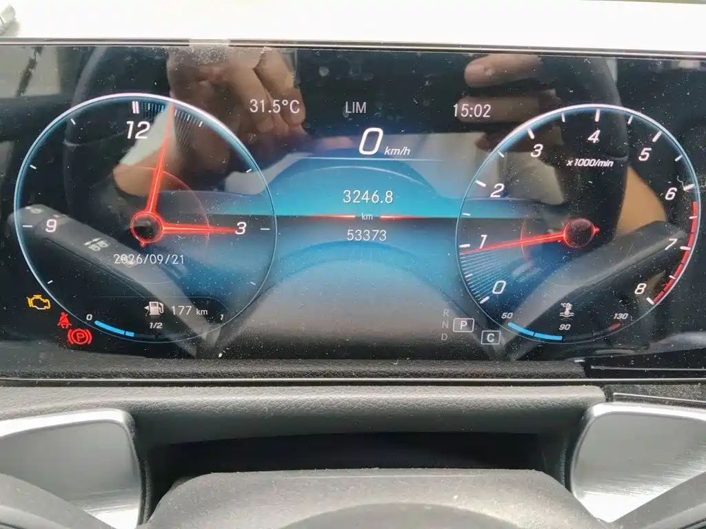 Mercedes-Benz GLB — миниатюра 13