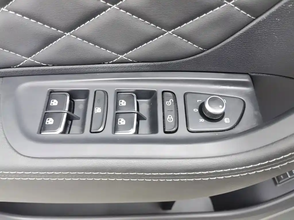 Hongqi HS7 2019 3.0T AT