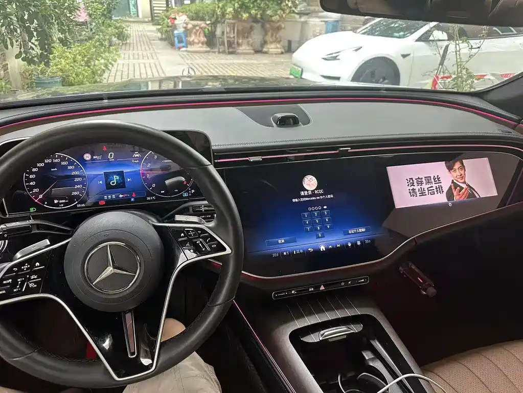 Mercedes-Benz E-Class — миниатюра 9