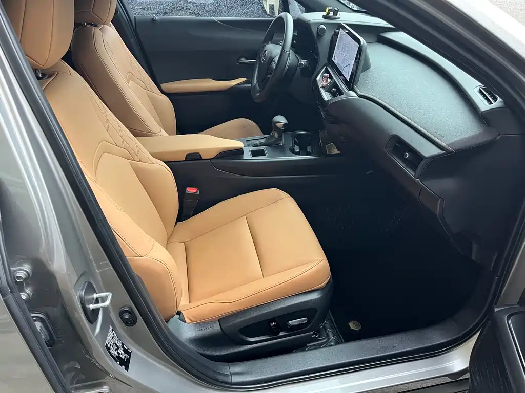 Lexus UX — миниатюра 12