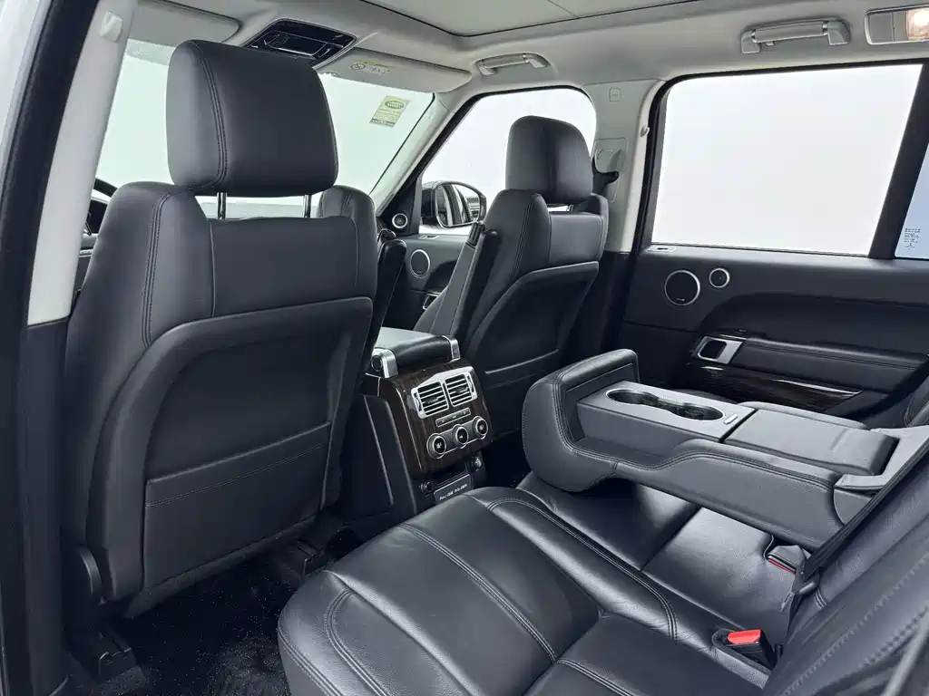 Land Rover Range Rover — миниатюра 9