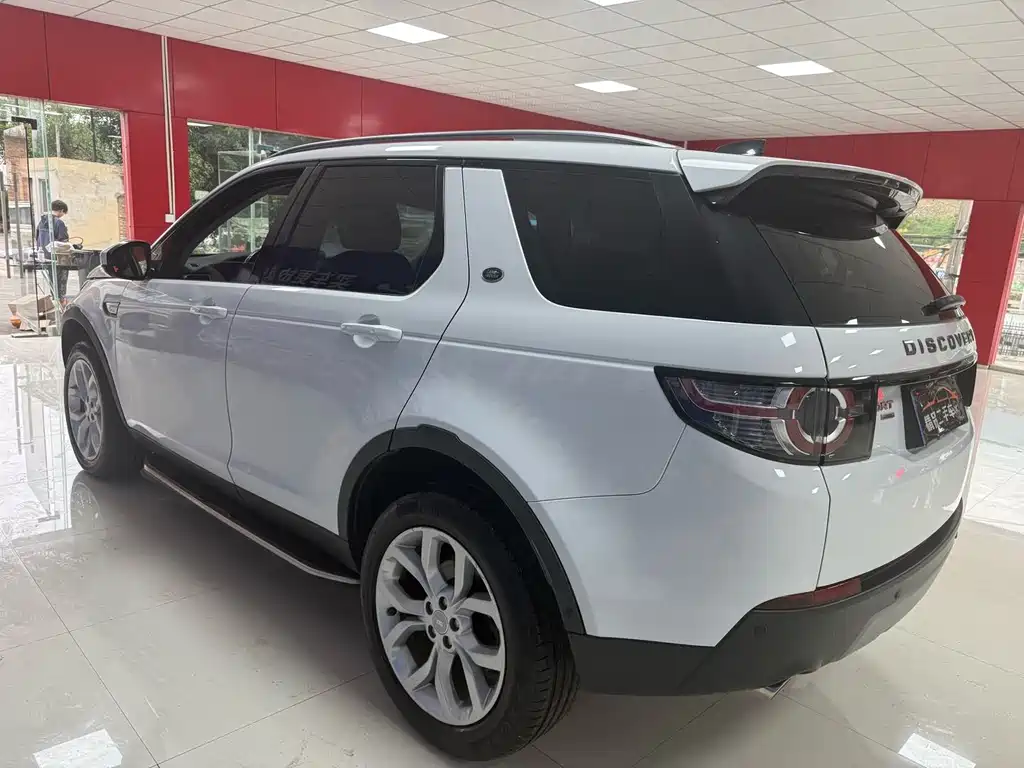 Land Rover Discovery Sport — миниатюра 9