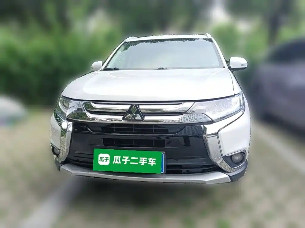 Mitsubishi Outlander — миниатюра 2