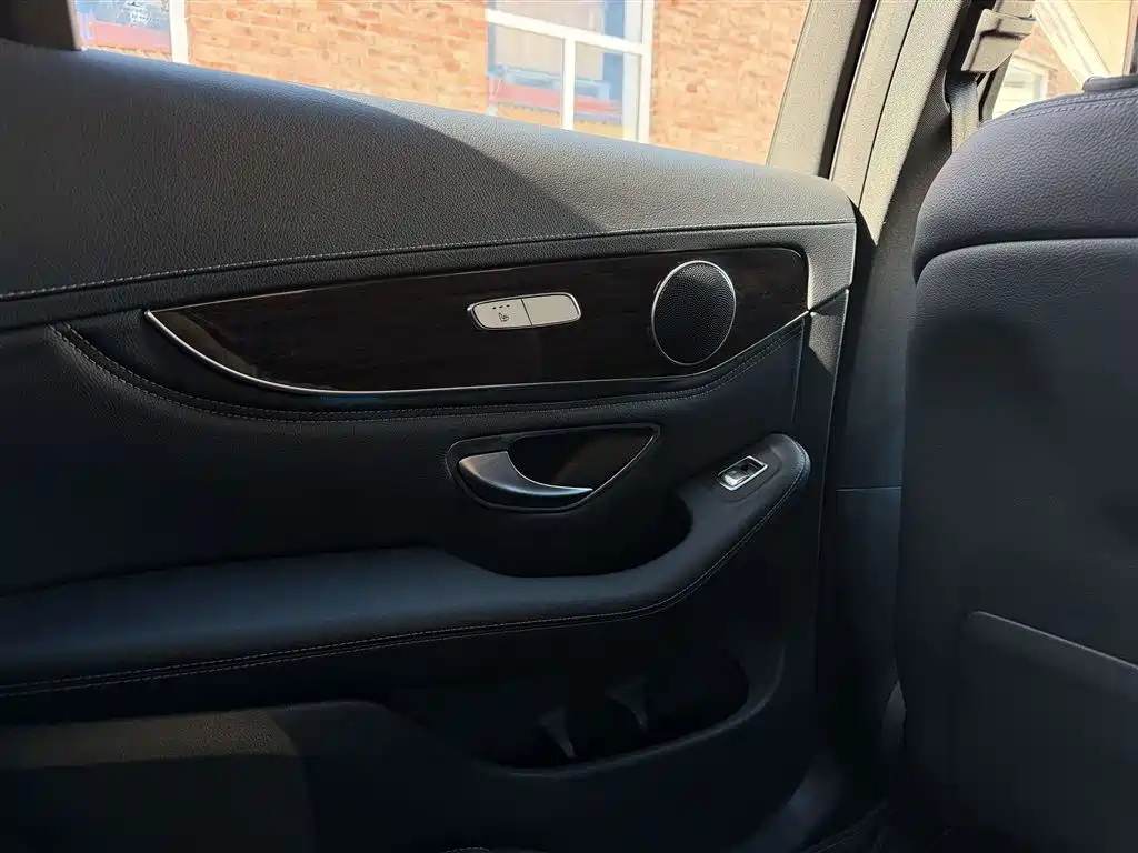 Mercedes-Benz GLC — миниатюра 16