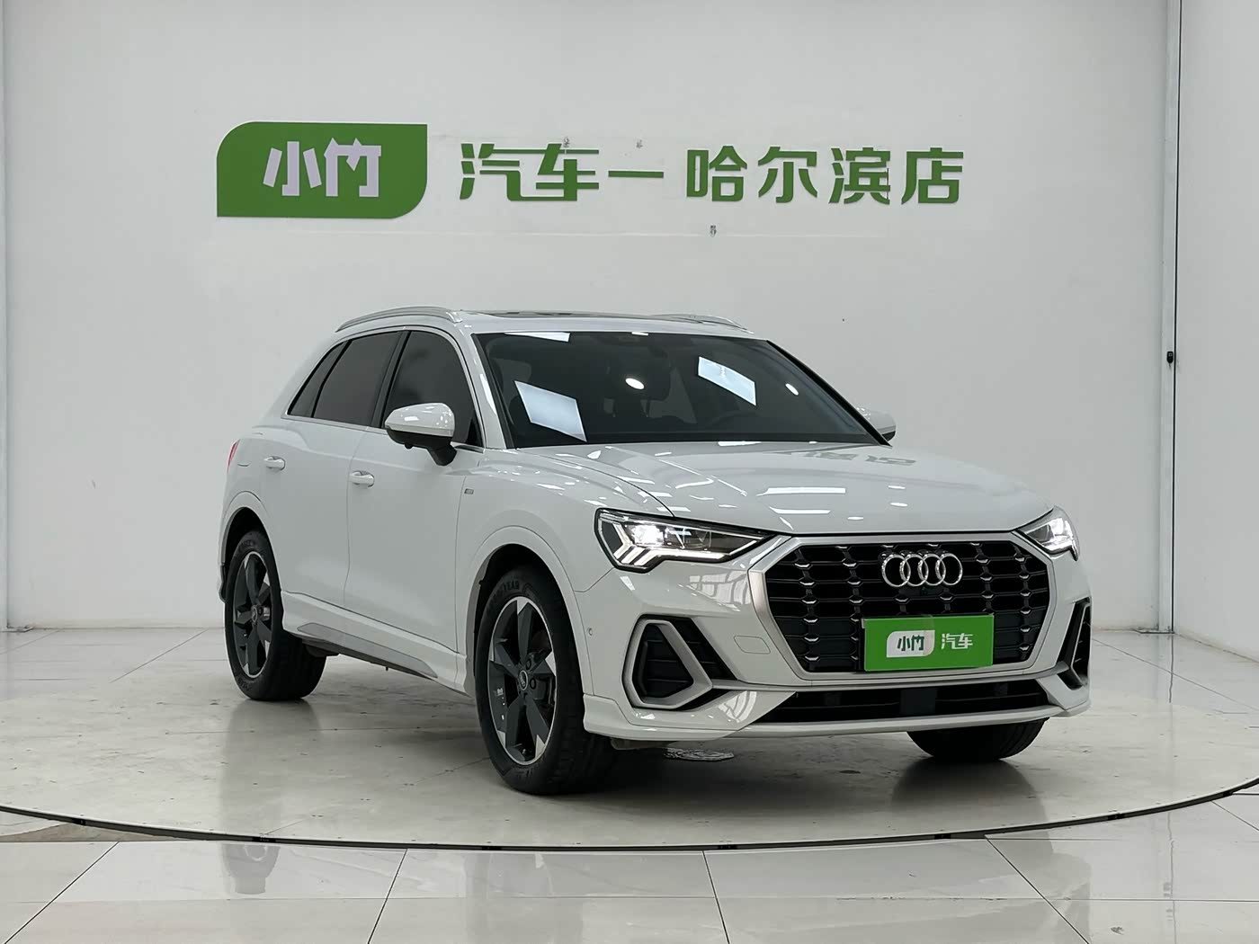 Audi Q3 1.4 л 2022 г. Белый, пробег 34000 км