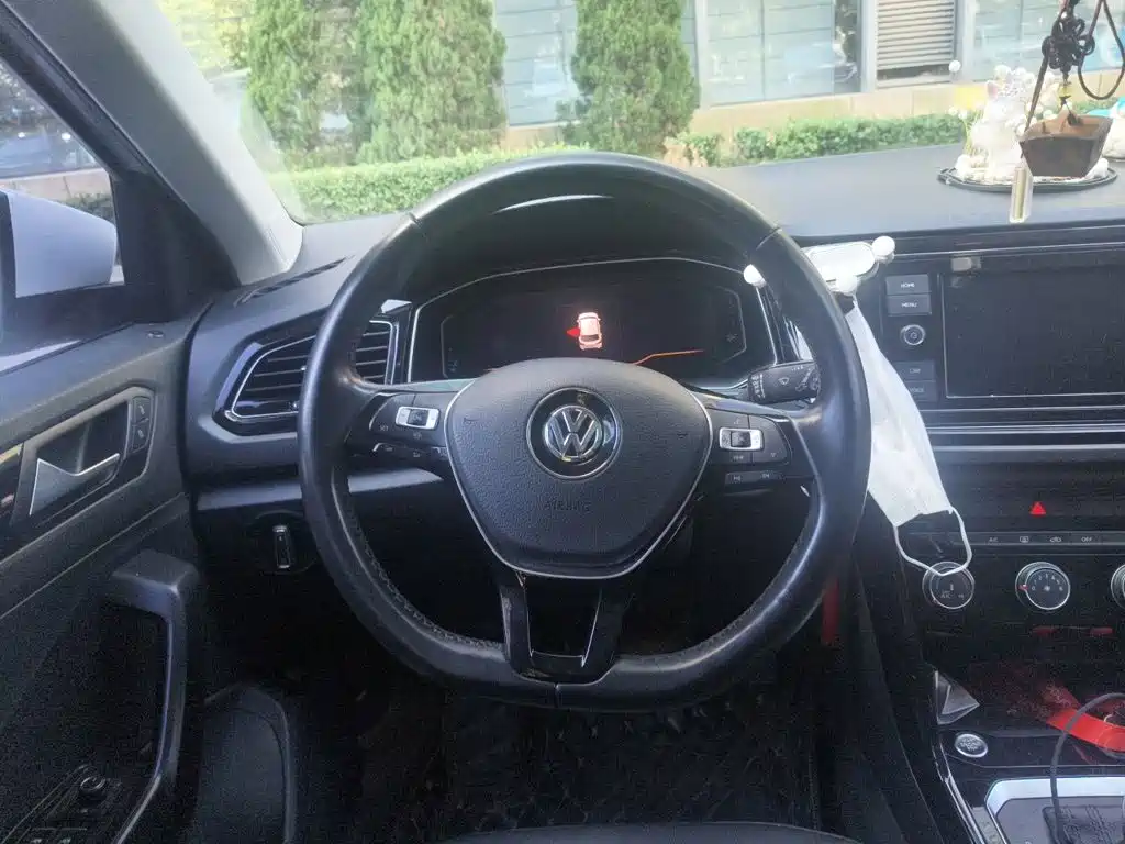 Volkswagen T-Roc — миниатюра 11