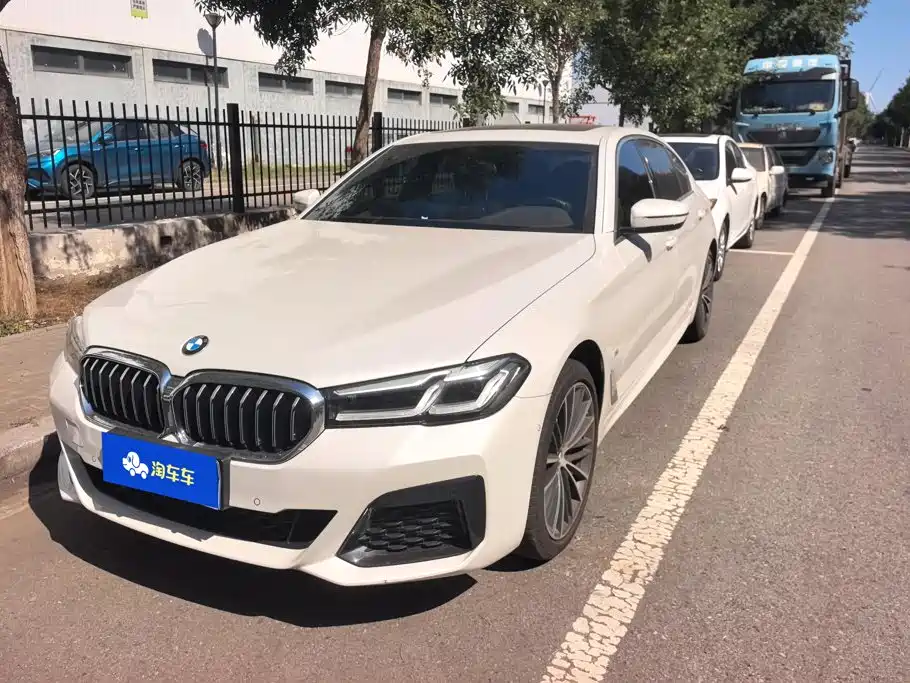 BMW 5 Series — миниатюра 2