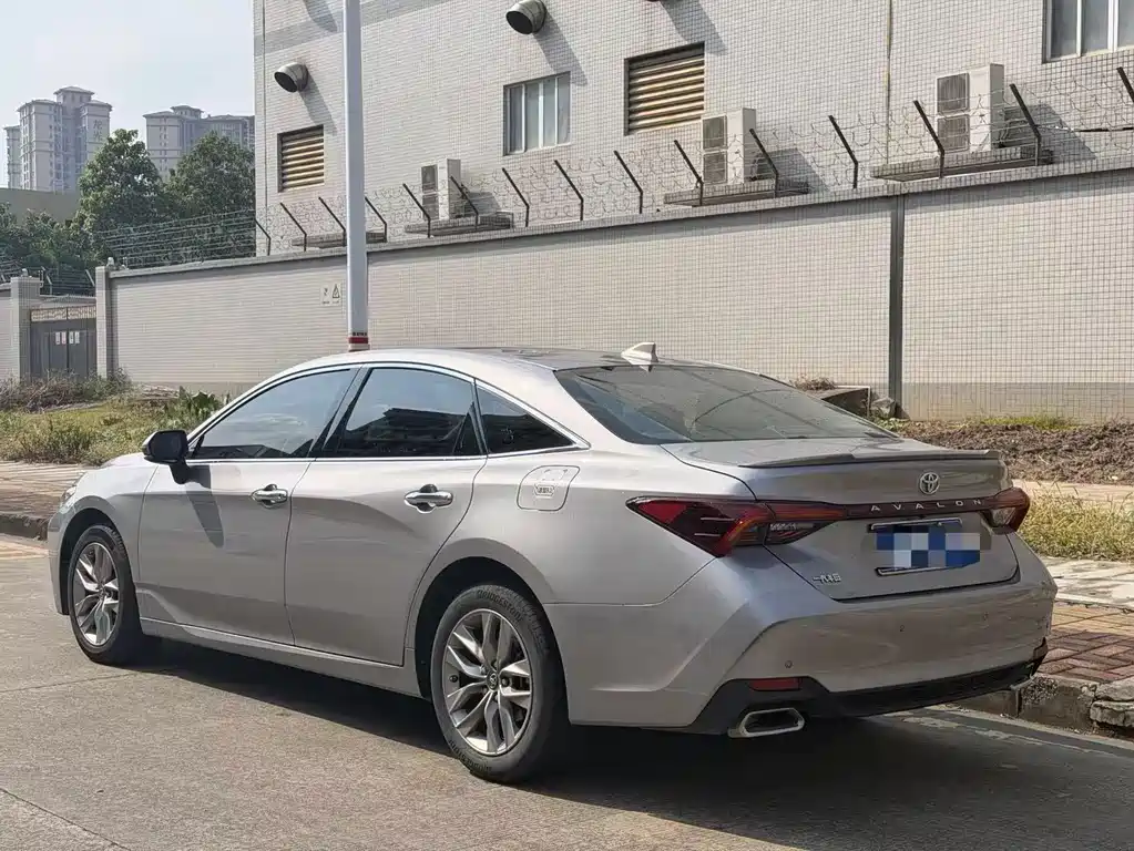 Toyota Avalon — миниатюра 9