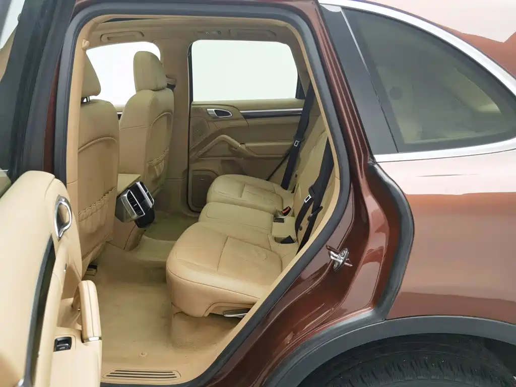 Porsche Cayenne — миниатюра 15