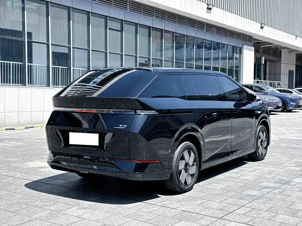 XPeng X9 — миниатюра 9