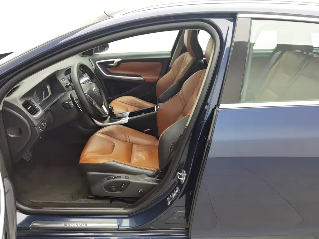 Volvo V60 — миниатюра 10