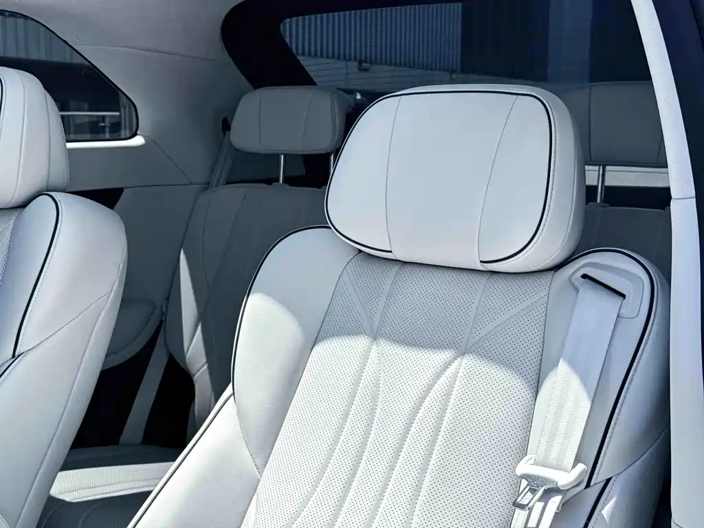 XPeng X9 — миниатюра 27