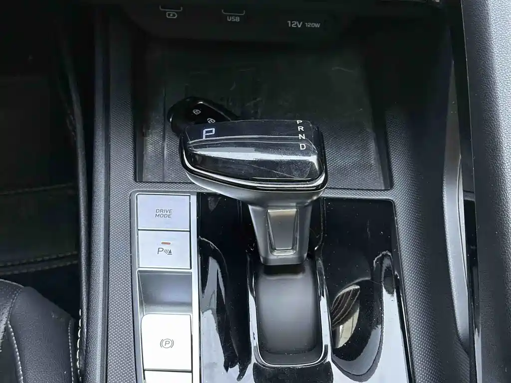 Hyundai Elantra — миниатюра 14