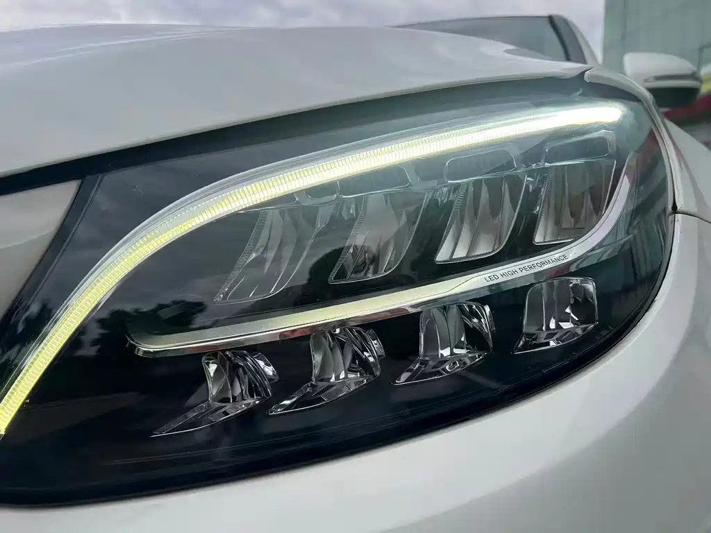 Mercedes-Benz C-Class — миниатюра 15