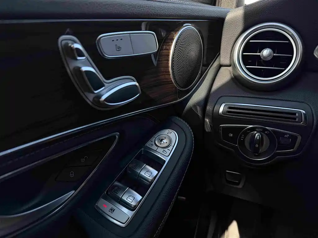 Mercedes-Benz GLC — миниатюра 8