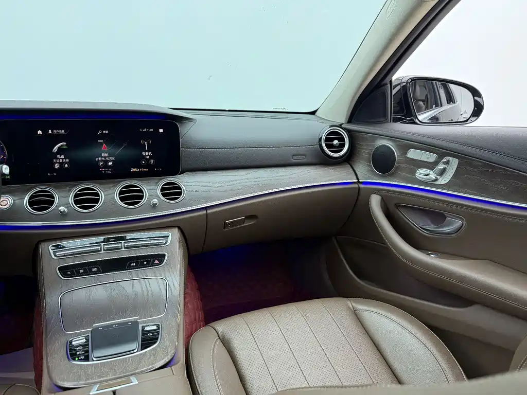 Mercedes-Benz E-Class — миниатюра 11
