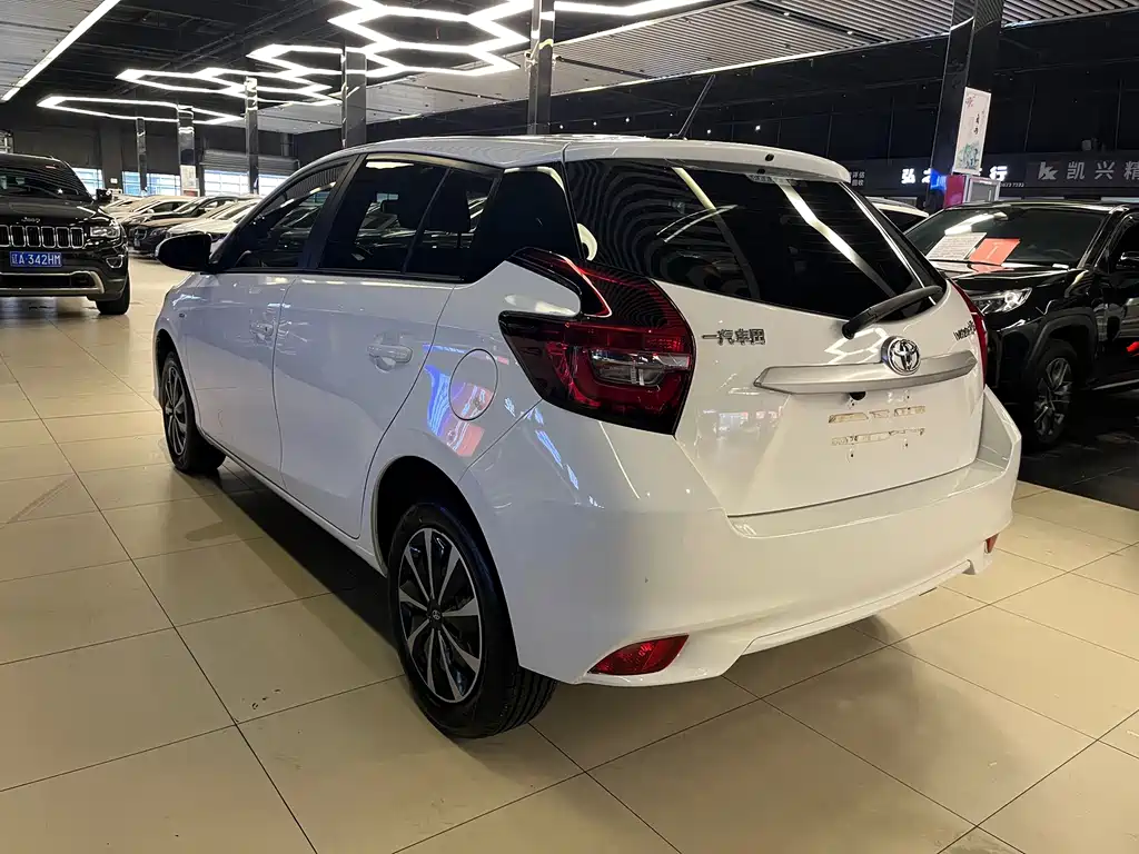Toyota Vios FS — миниатюра 11