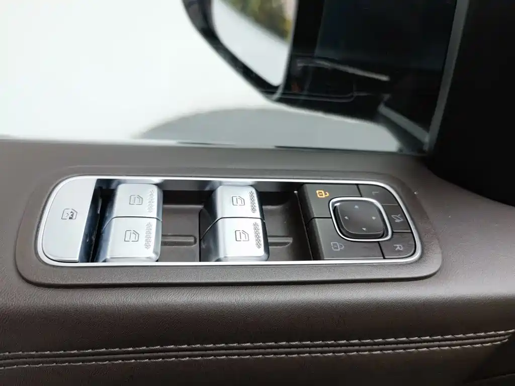BAIC BJ60 2022 2.0T мест