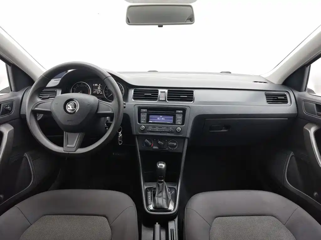 Skoda Rapid Spaceback — миниатюра 5