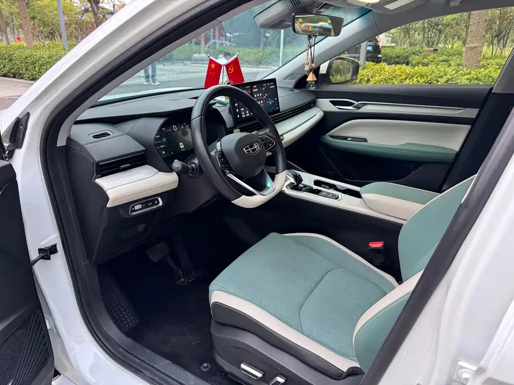 Geely L HiP — миниатюра 4