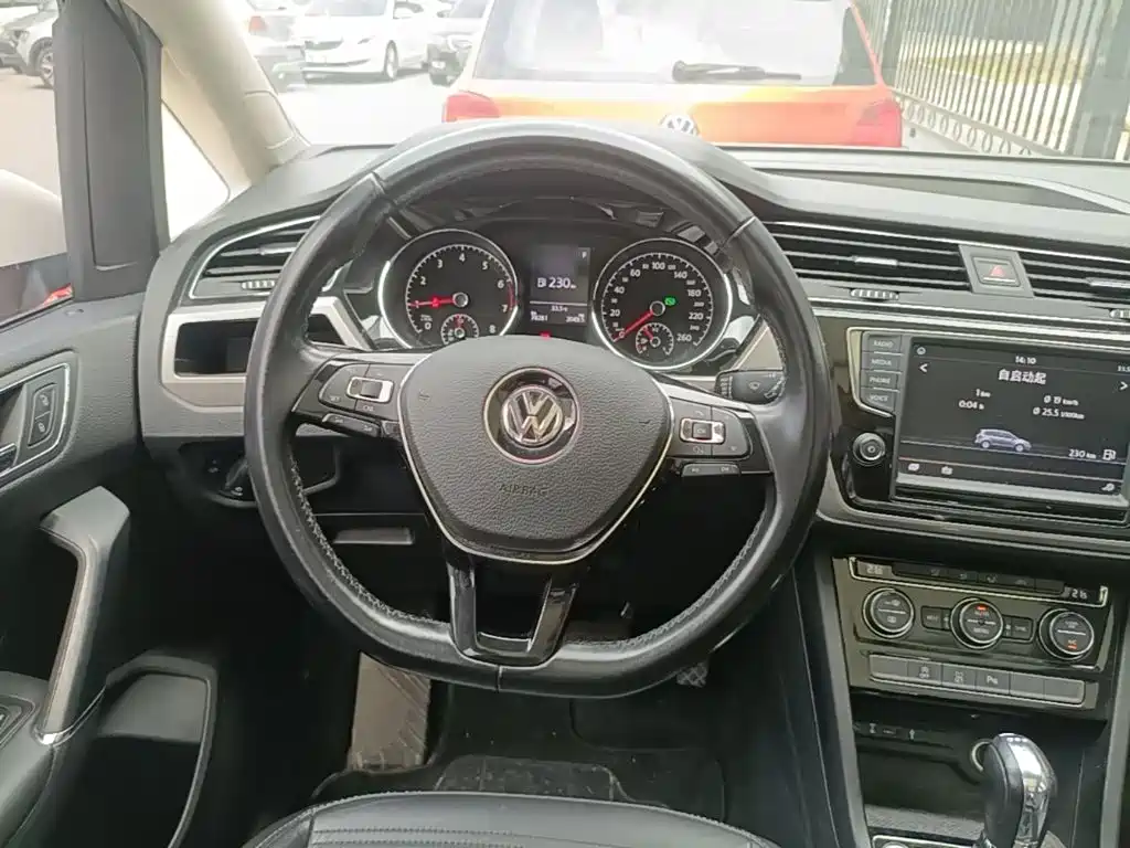Volkswagen Touran — миниатюра 11