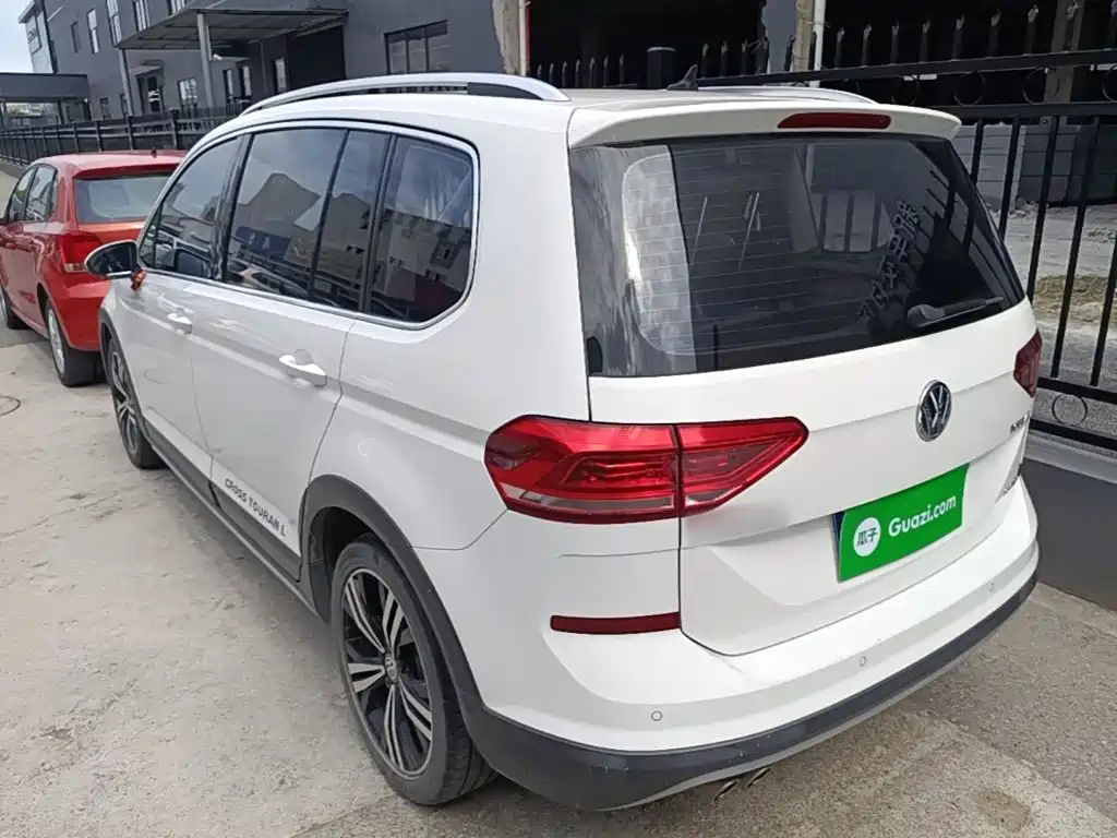 Volkswagen Touran — миниатюра 5