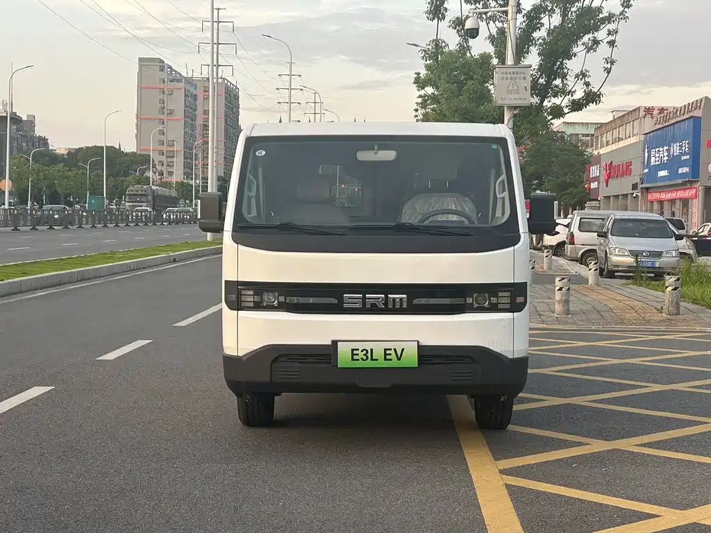 SRM Xinyuan E3 — миниатюра 2