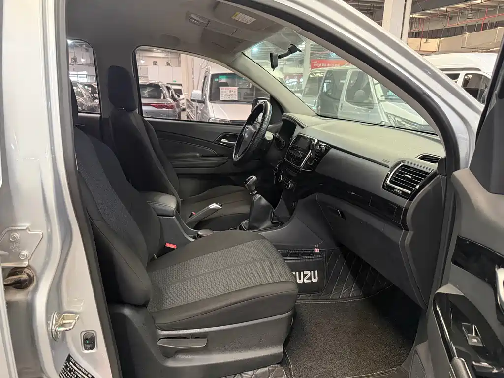 Isuzu Lingtuo — миниатюра 11