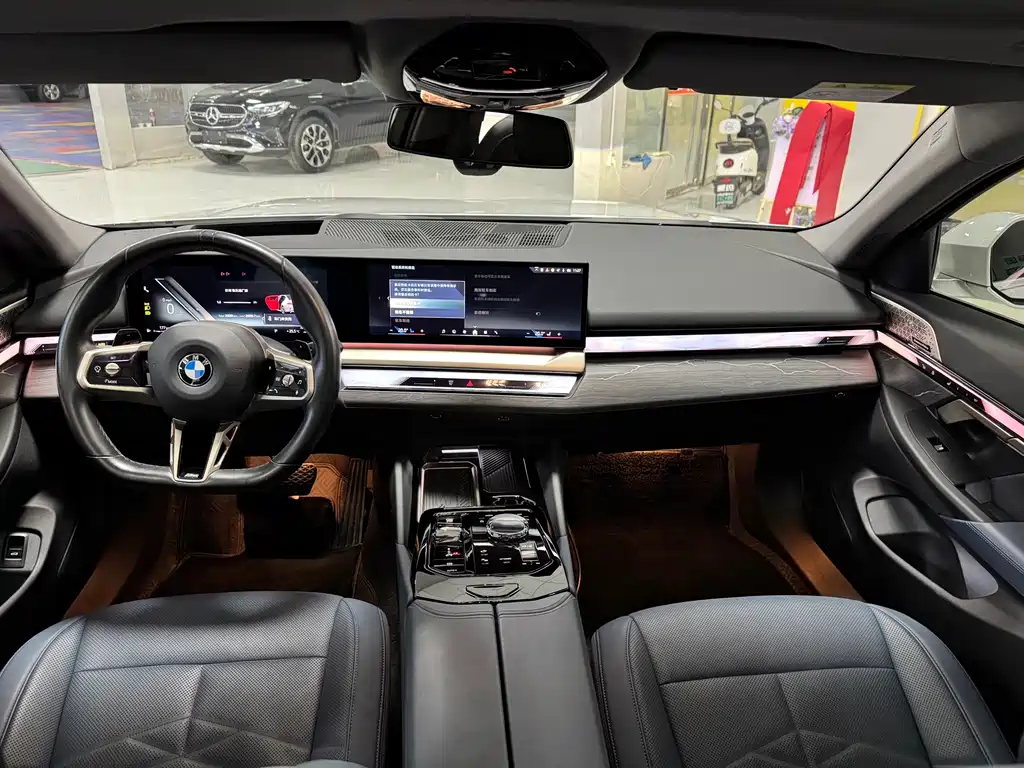 BMW 5 Series — миниатюра 5