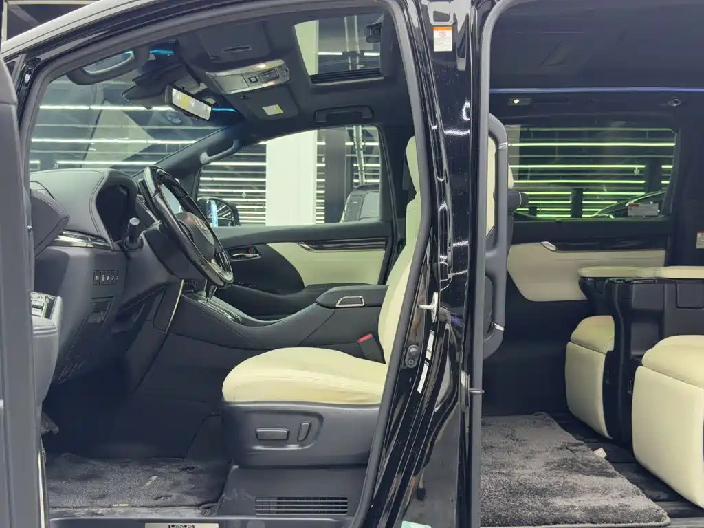 Lexus LM — миниатюра 8