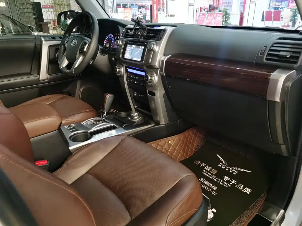 Toyota 4Runner — миниатюра 9