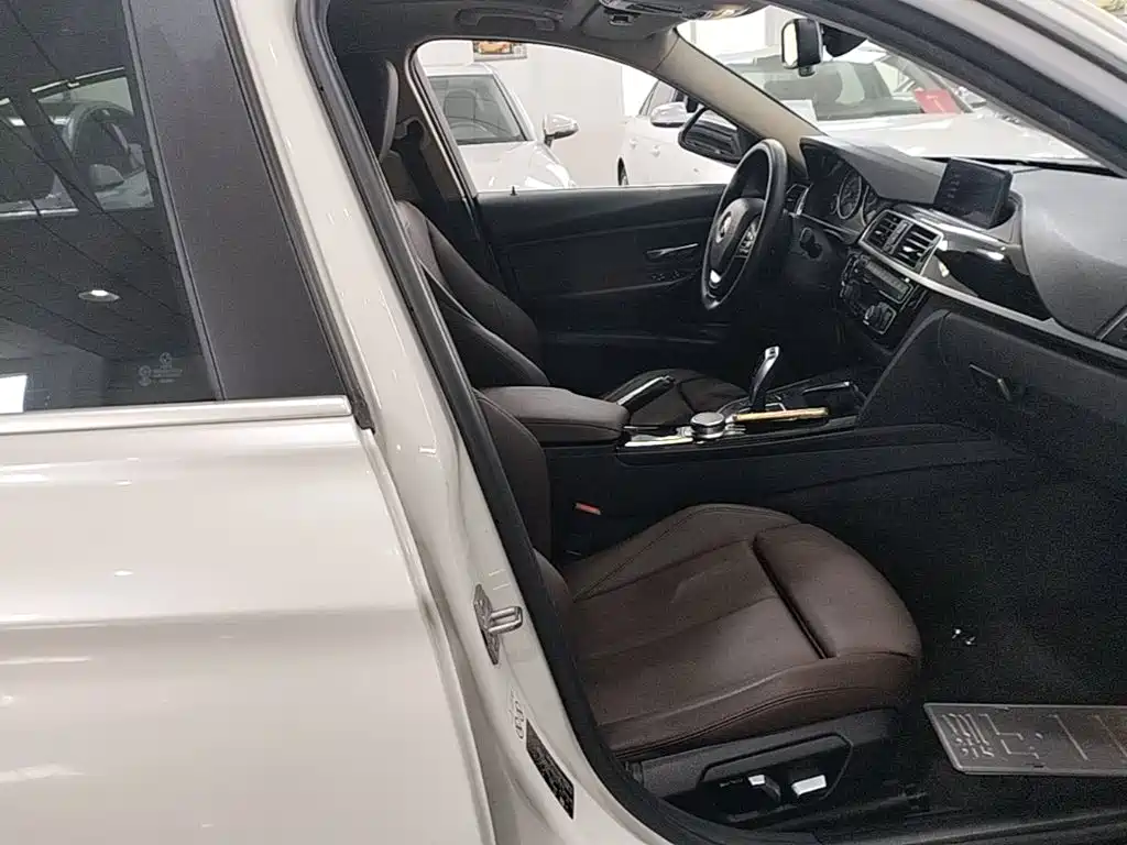 BMW 3 Series — миниатюра 25