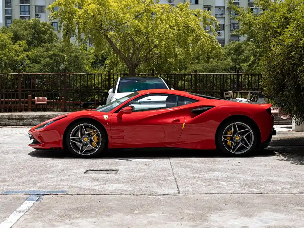 Ferrari F8 — миниатюра 7