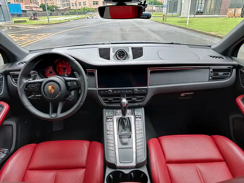 Porsche Macan — миниатюра 12