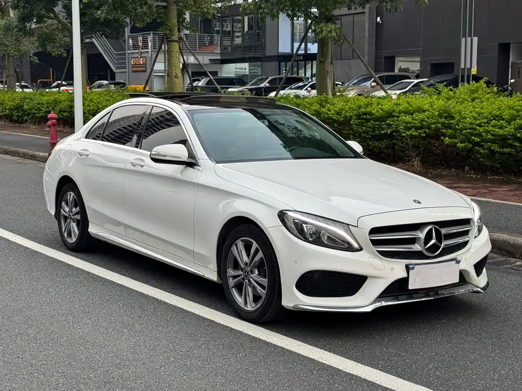 Mercedes-Benz C-Class — миниатюра 3