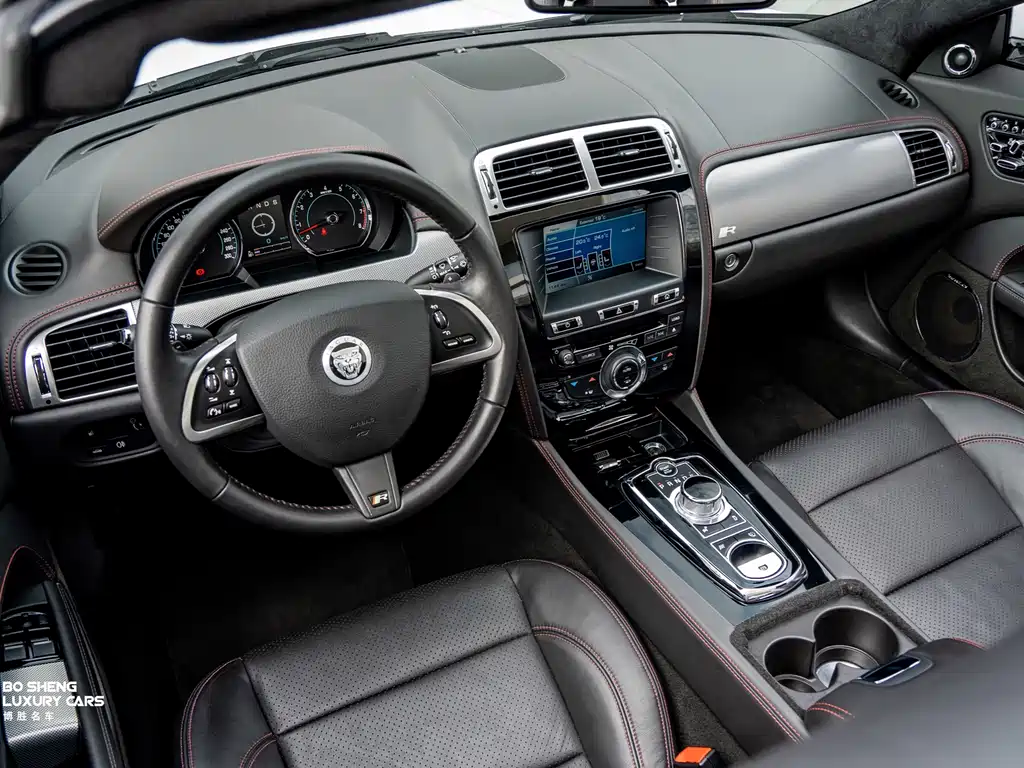 Jaguar XK — миниатюра 7