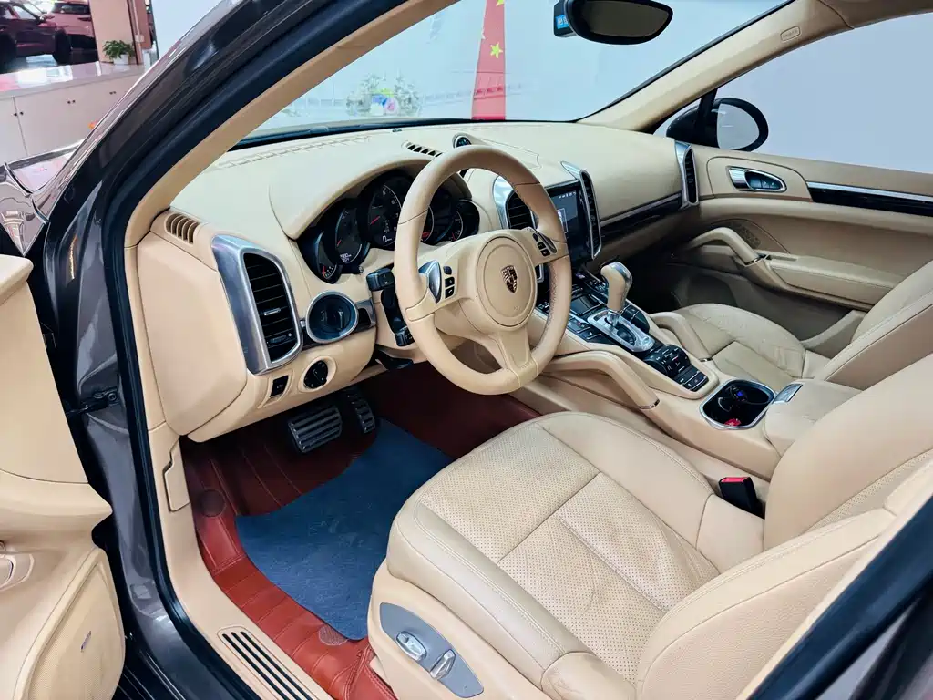 Porsche Cayenne — миниатюра 4