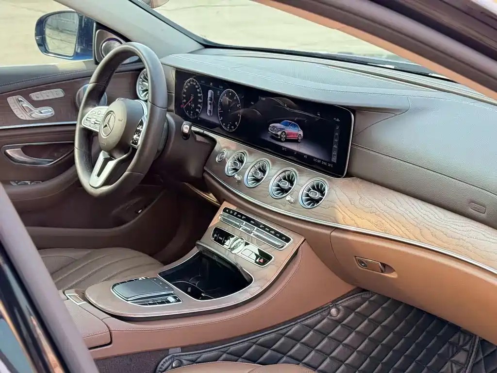 Mercedes-Benz E-Class — миниатюра 18