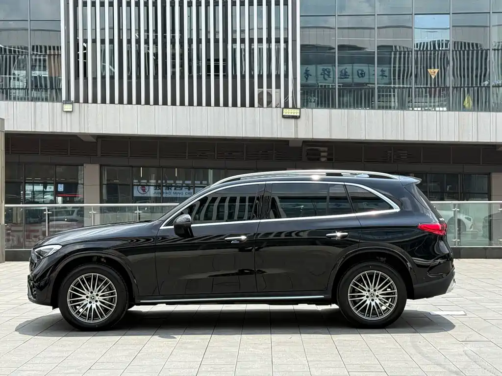 Mercedes-Benz GLC 2025 GLC 300 L 4MATIC 5 мест