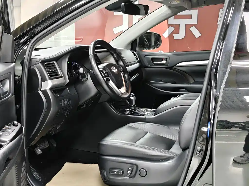 Toyota Highlander — миниатюра 8