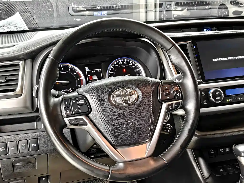 Toyota Highlander — миниатюра 13