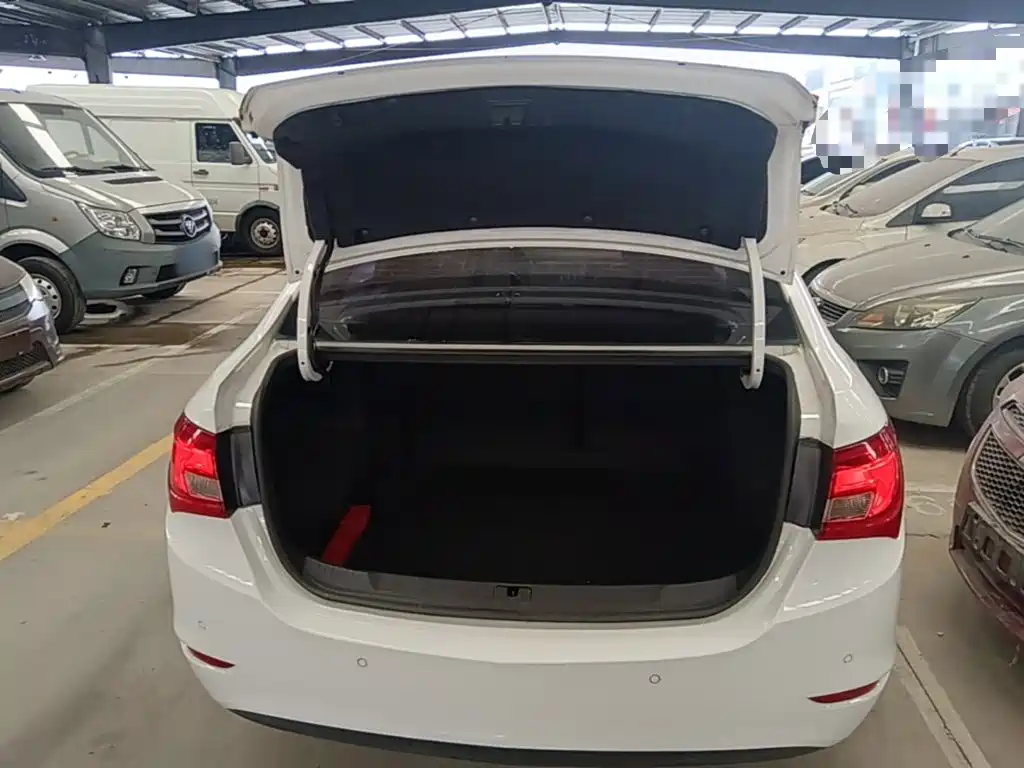 Buick Excelle — миниатюра 19
